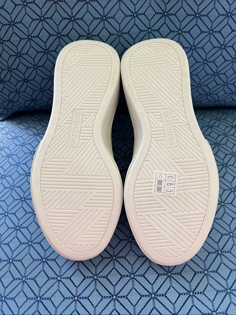 Skechers Women's Cream Knit Lace-Up Slip-On Sneakers - Picture 4 of 7